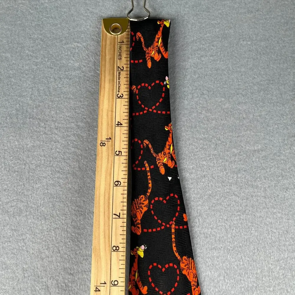 Disney Pooh Tigger Valentines Day Heart Necktie Tie